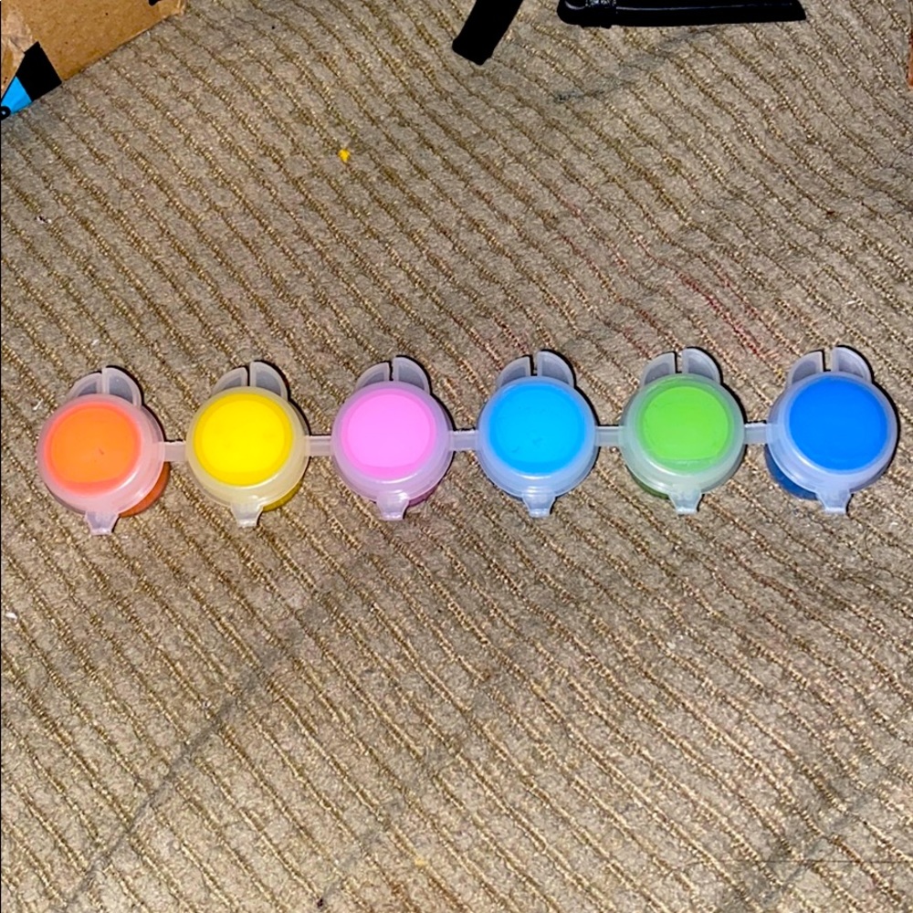 Unused paint set